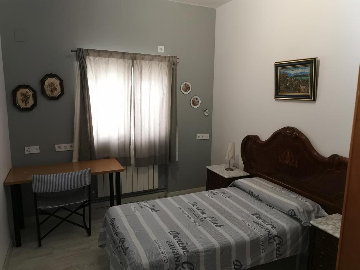 Villa "Luna De Segovia" Leganés Buitenkant foto