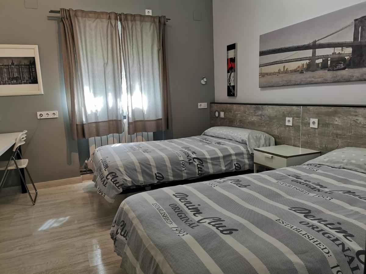 Villa "Luna De Segovia" Leganés Buitenkant foto