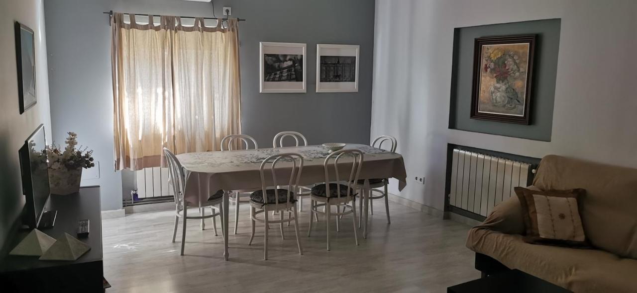 Villa "Luna De Segovia" Leganés Buitenkant foto