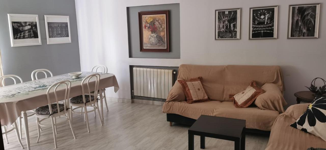 Villa "Luna De Segovia" Leganés Buitenkant foto